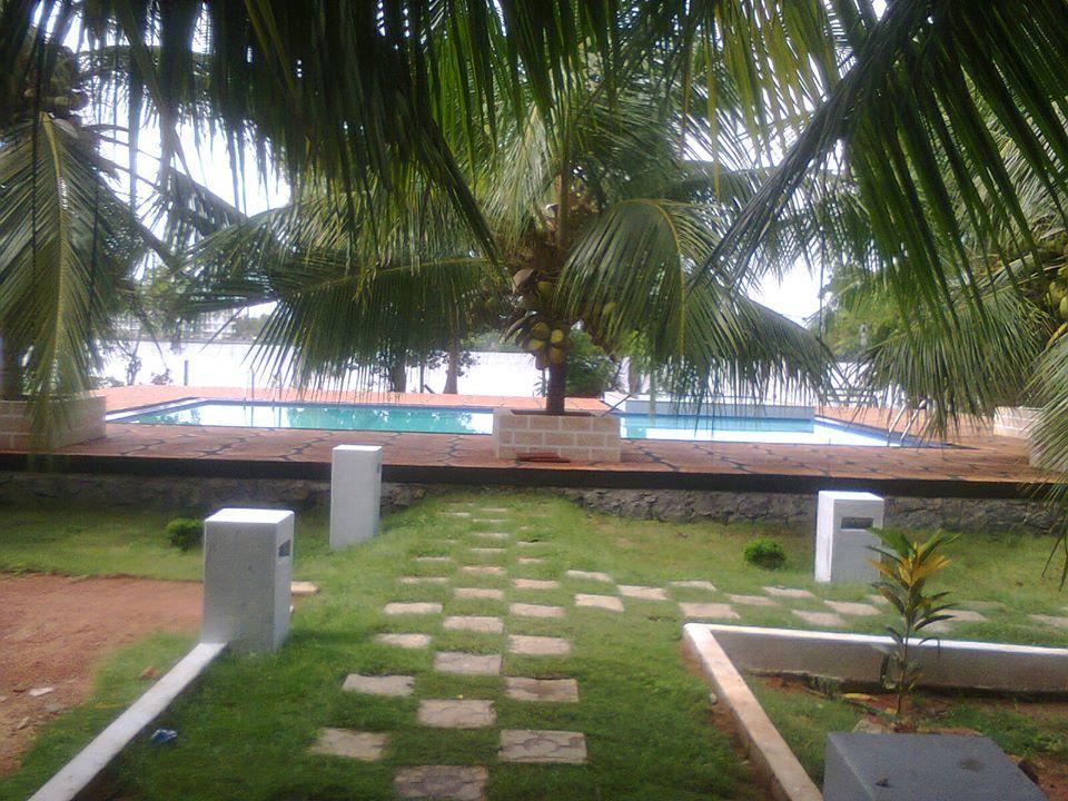 New Sunrise Hotel Batticaloa Exterior photo